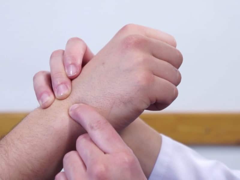 Evaluación médica de las manos